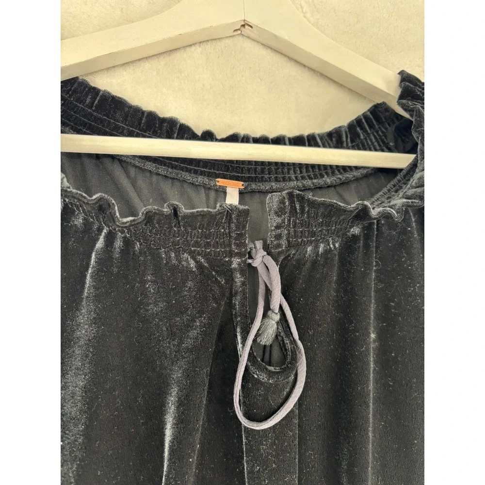 Free People Velvet Top Size L Black Smocked Puff Sleeve‎ Tie Neck Boho